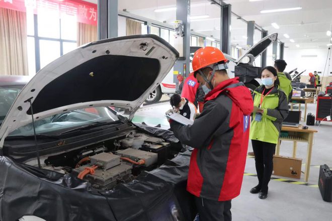 匠心筑梦，技耀两江——两江新区机动车维修行业技能竞赛侧记